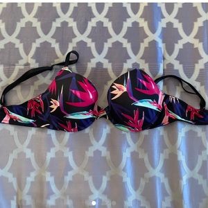 VS PINK Leaf Print T-Shirt Bra